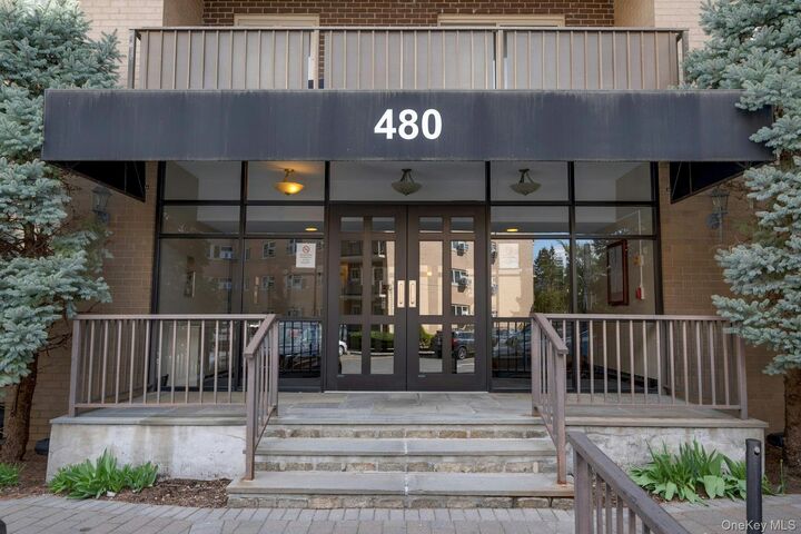 Property Photo:  480 Halstead Avenue 2J  NY 10528 