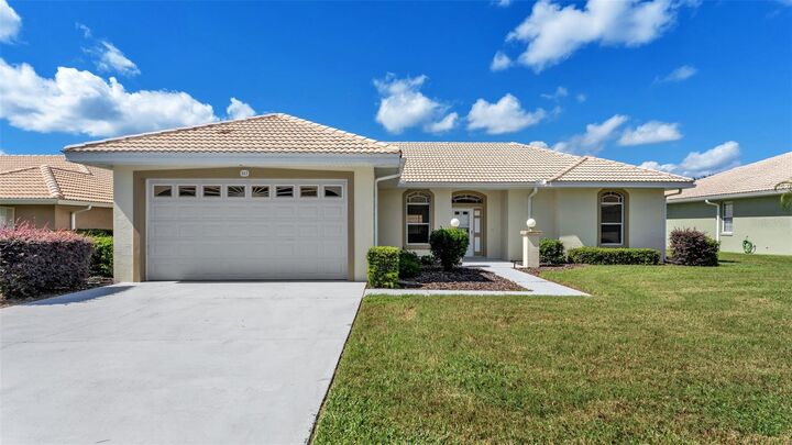 Property Photo: 117 Harbor Way FL 33823