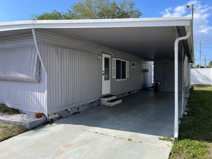 Property Photo:  2505 E Bay Drive 77  FL 33771 