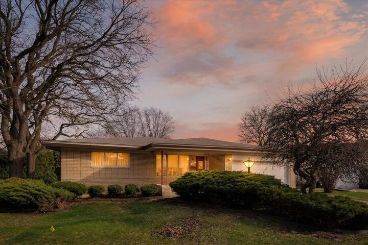 Property Photo:  13396 Moray Court  MI 48312 