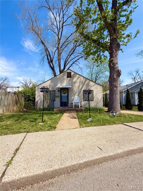 Property Photo:  854 Delmar Avenue  MO 63028 