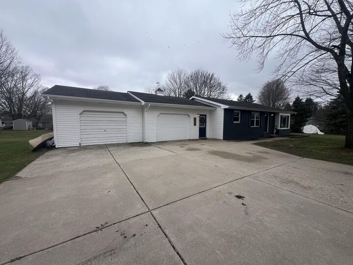 Property Photo: 275 Lizzie Street MI 49421
