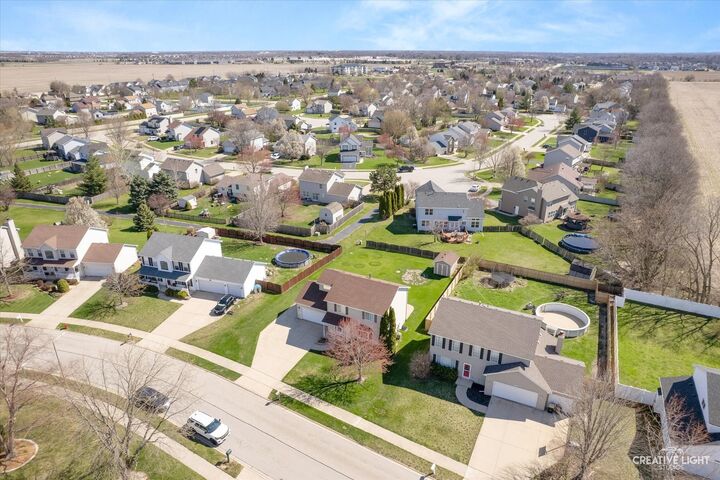 Property Photo:  1306 Evergreen Lane  IL 60560 