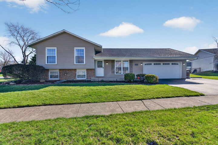 Property Photo:  8125 W Norwood Drive  IL 60423 
