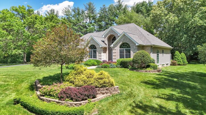 Property Photo: 1802 N Concord Lane IL 61802