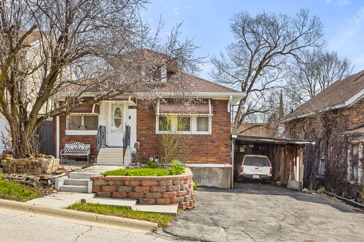 Property Photo: 718 Warren Avenue IL 60436