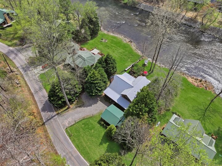 Property Photo:  20 Edgewater Lane  GA 30540 