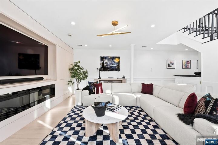 Property Photo:  1101 Bloomfield Street 2  NJ 07030 