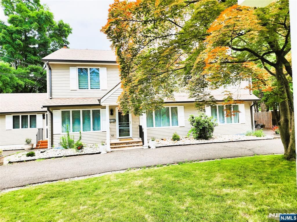 Property Photo:  815 Highland Avenue  NJ 07652 