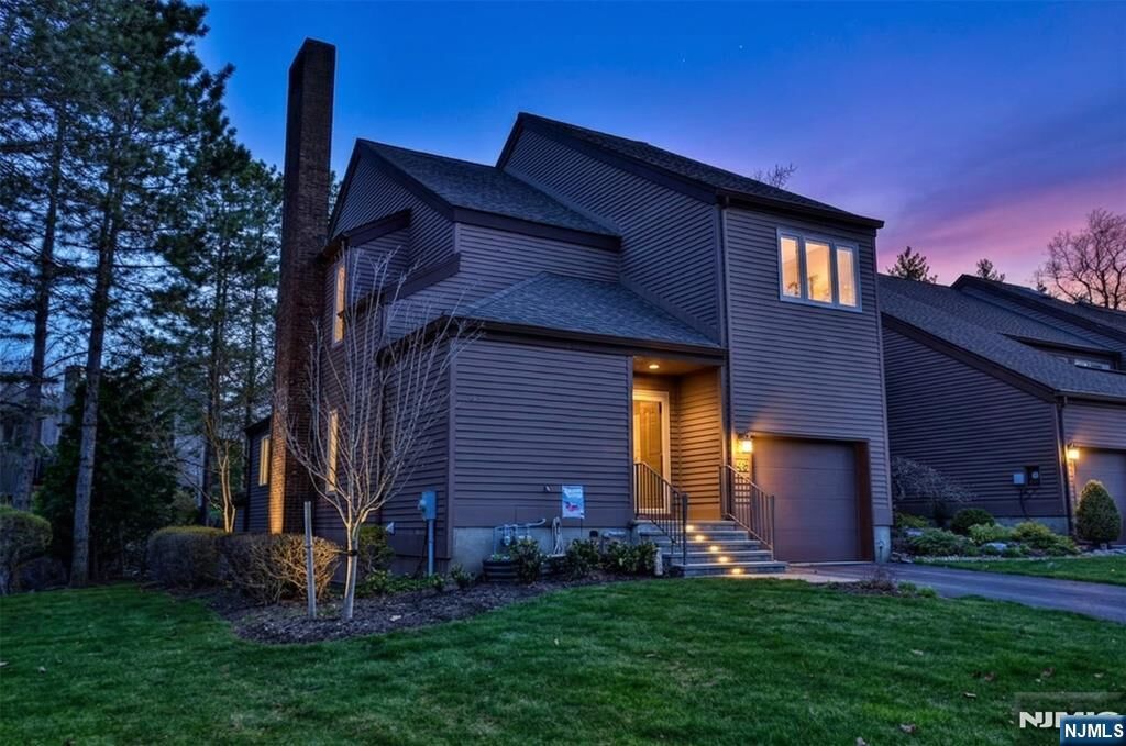 Property Photo:  42 Bellgrove Drive  NJ 07430 