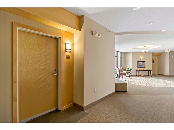 Property Photo:  2405 39th Avenue NE 401  MN 55421 