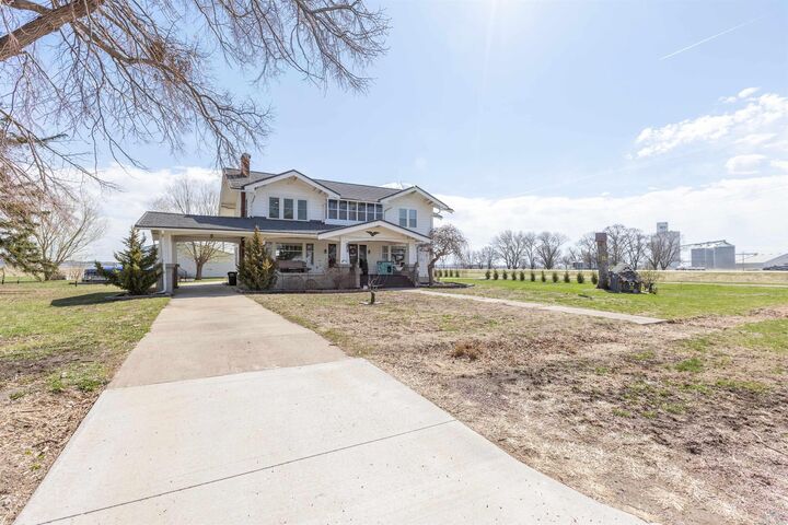 Property Photo:  100 5th Ave  IA 51026 