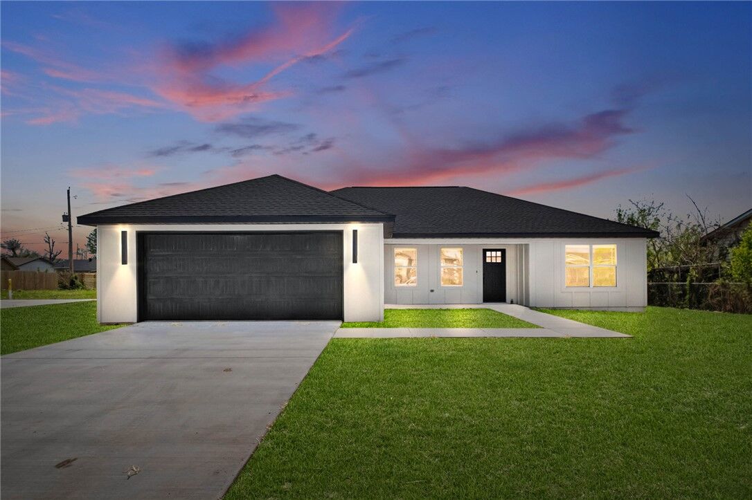 Property Photo:  1312 W Sunset Drive  AR 72756 