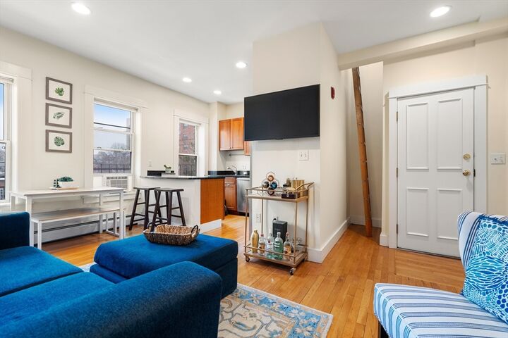 Property Photo:  32 Yarmouth Street D  MA 02116 