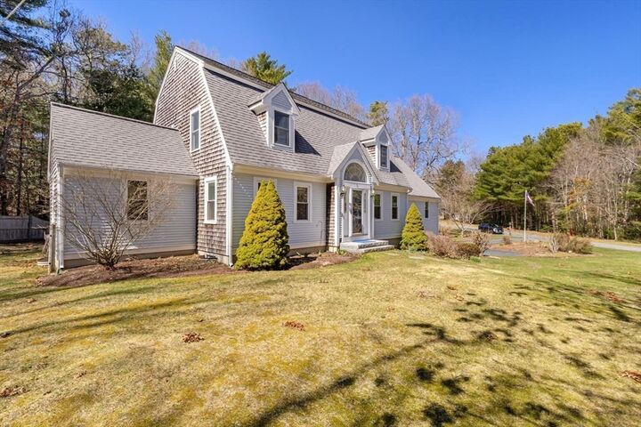 Property Photo:  1 Lighthouse Ln  MA 02644 