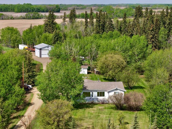 840070 Highway 743 Highway 6 — photo 1