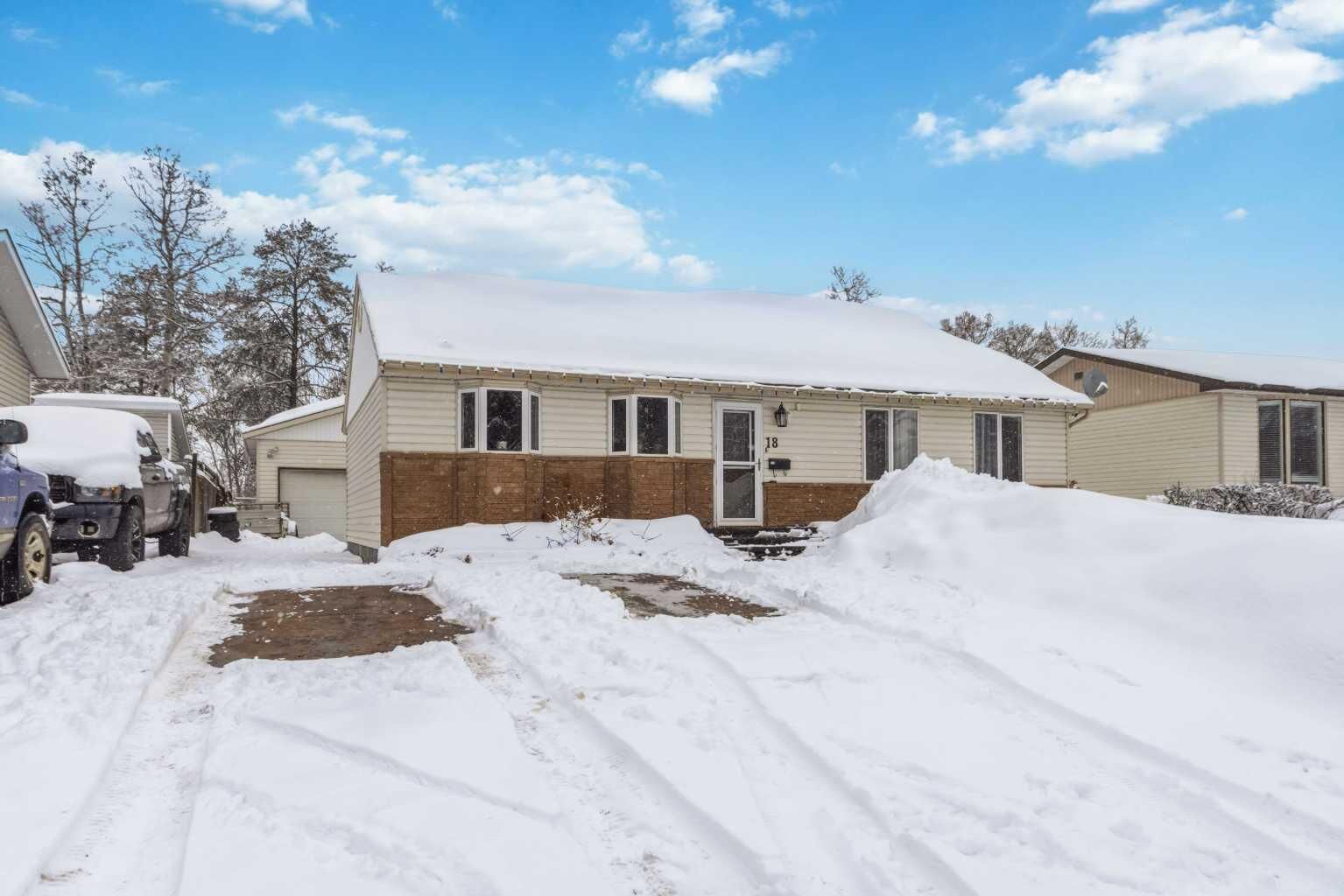 Property Photo:  18 Clark Crescent  AB T9H 1M8 