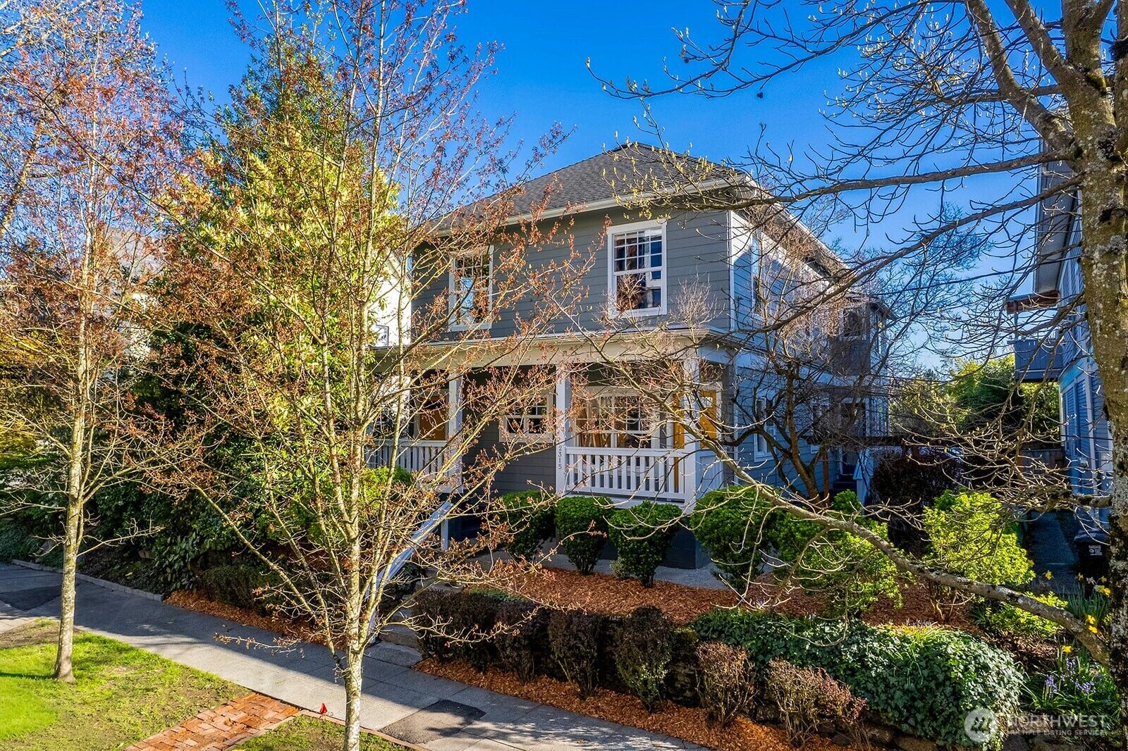 Property Photo:  2315 E Spring Street  WA 98122 