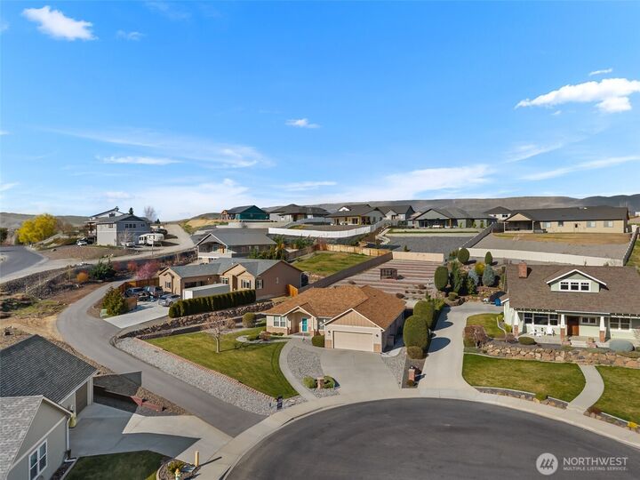 Property Photo:  48  Luther Court  WA 98828 