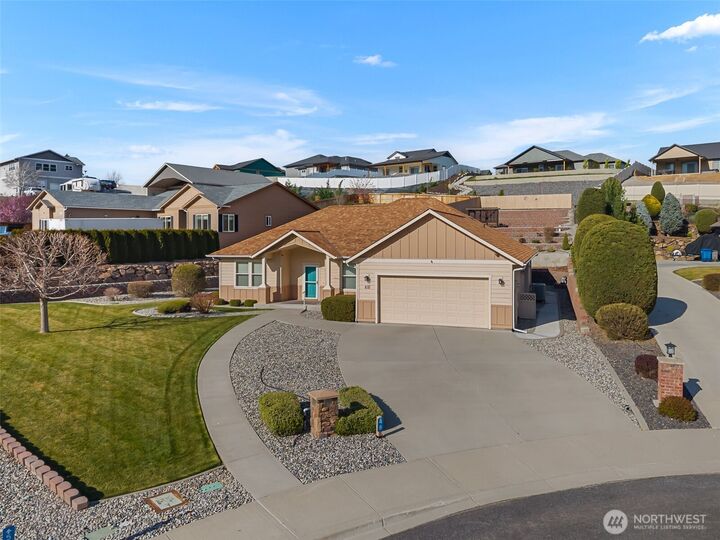 Property Photo:  48  Luther Court  WA 98828 
