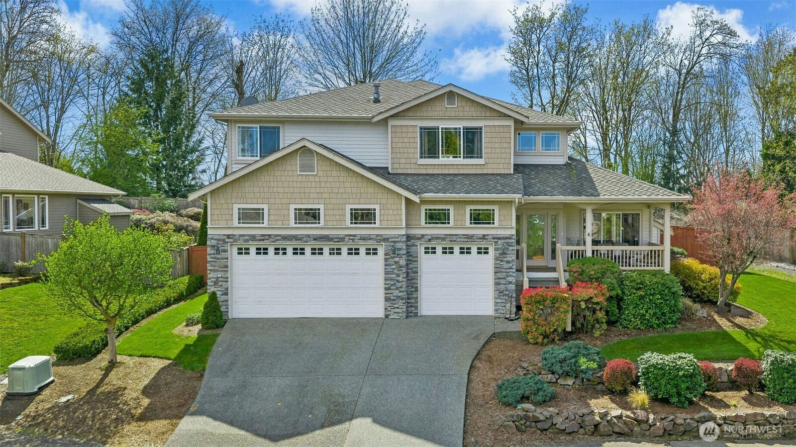 Property Photo: 23510 14th Drive SE WA 98021