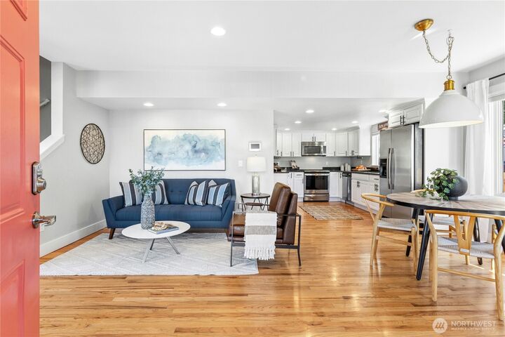 Property Photo:  350  Meadow Avenue N  WA 98057 