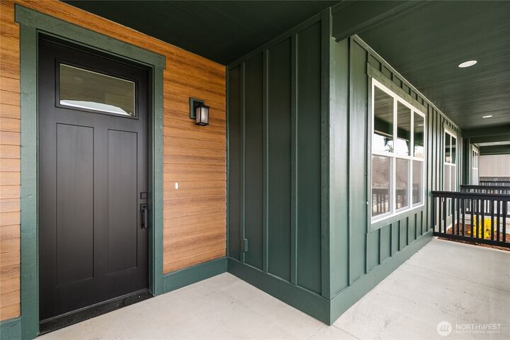 Property Photo:  4241  Melrose Lane  WA 98226 