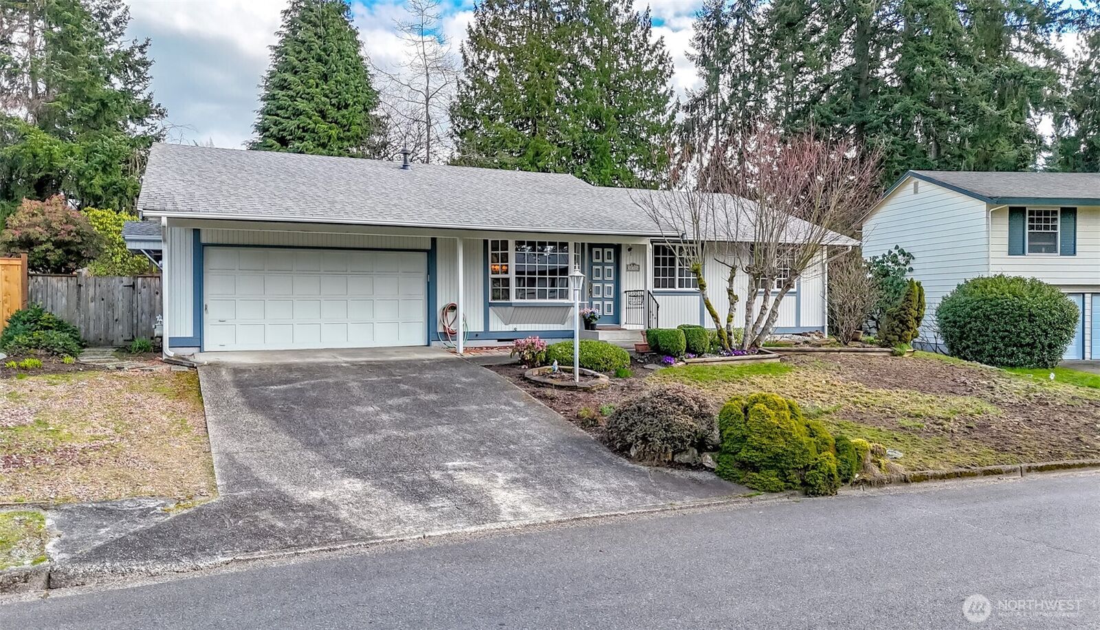 Property Photo:  32334  9th Avenue S  WA 98003 