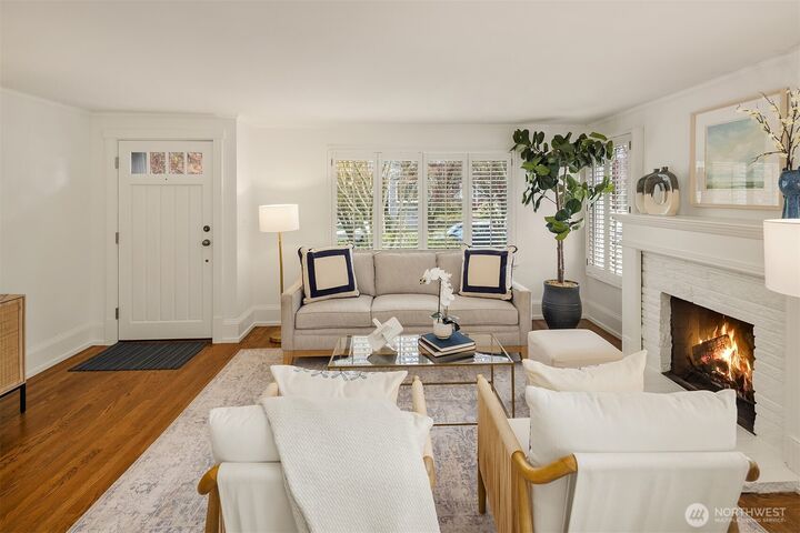 Property Photo:  4340 NE 56th Street  WA 98105 