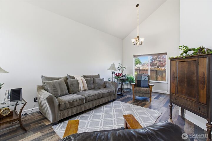 Property Photo:  615  Chicago Boulevard S  WA 98047 