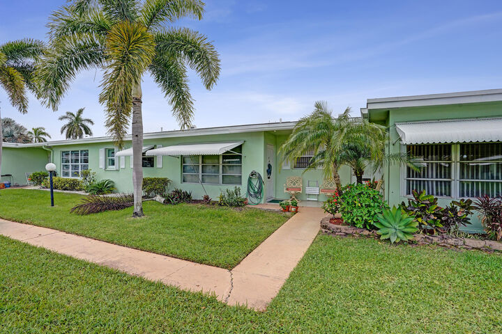 Property Photo:  201 Bayview Avenue D  FL 33435 