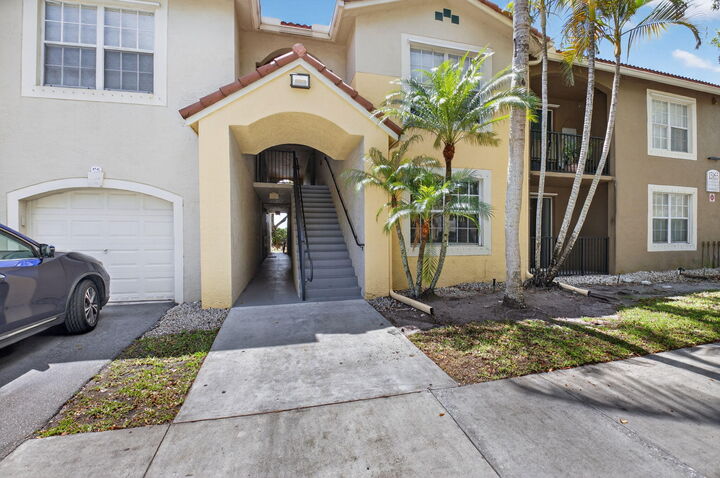 Property Photo:  15165 Michelangelo Boulevard 104  FL 33446 