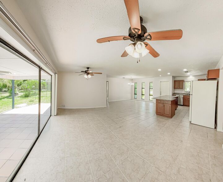 Property Photo:  441 SE Glenwood Drive  FL 34984 