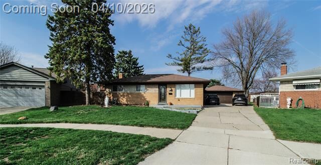 Property Photo:  32792 Ridgefield Avenue  MI 48088 
