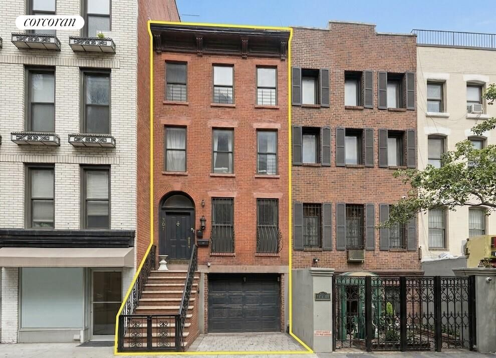 Property Photo:  367 E 62nd Street  NY 10065 