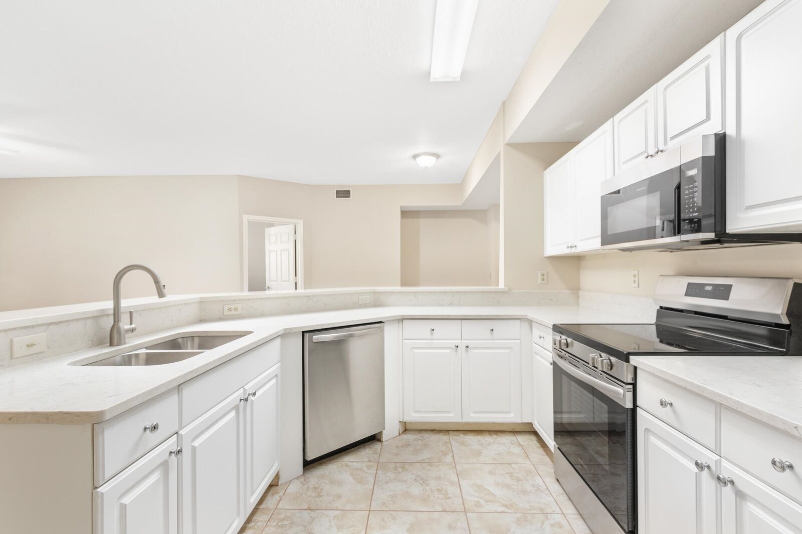 Property Photo: 37113 Harbour Vista Cir FL 32080