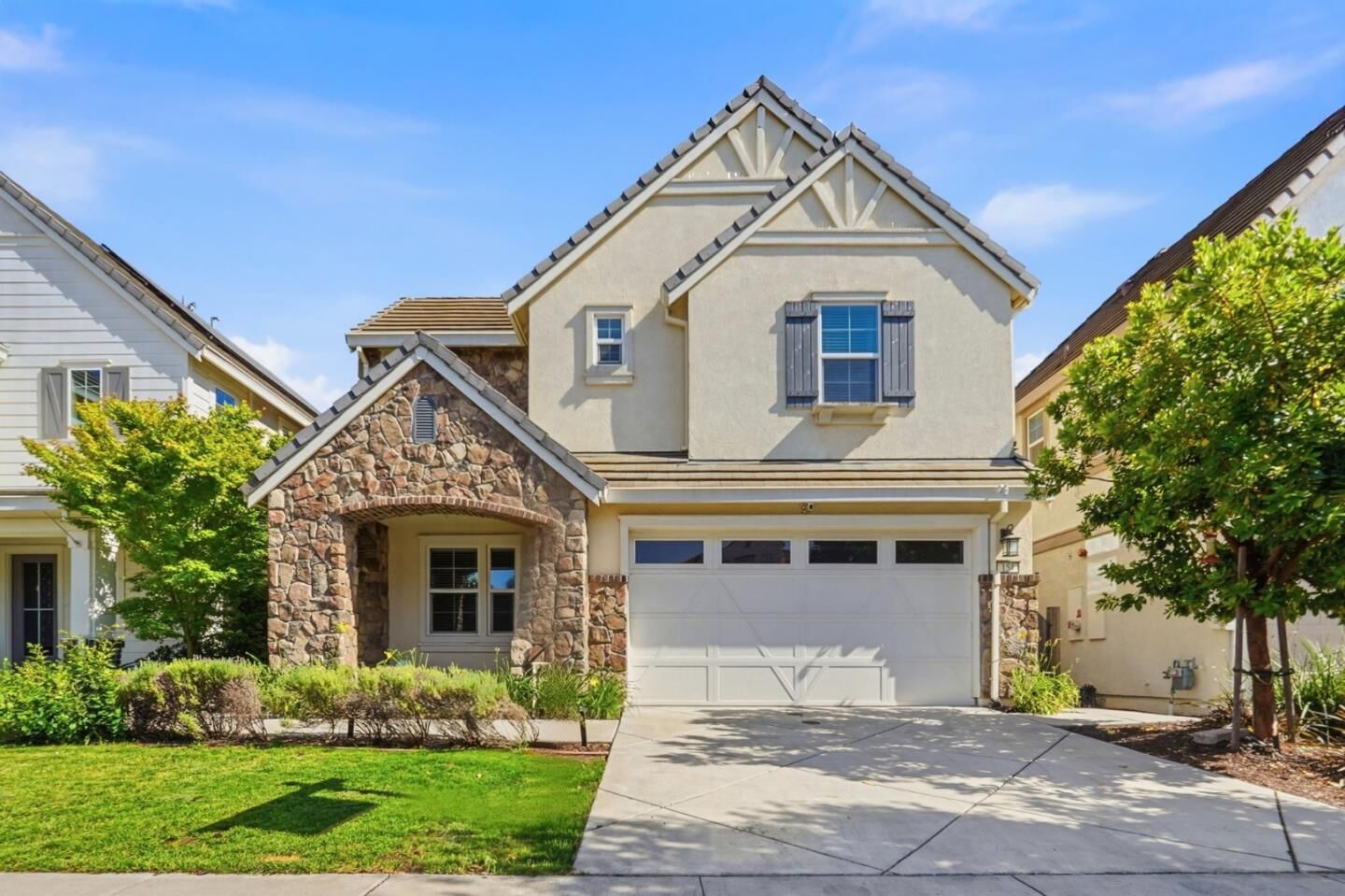 Property Photo:  154 Sandpiper Way  CA 95020 