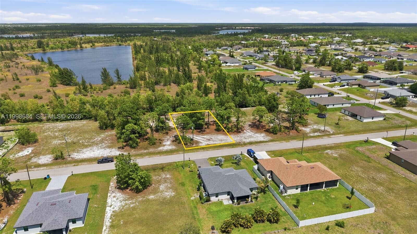 Property Photo: 2817 NW 27th St FL 33993