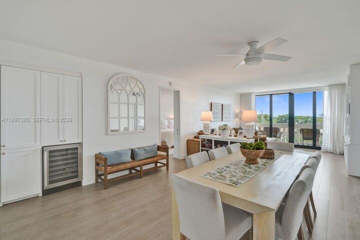 Property Photo:  90 Edgewater Dr 625  FL 33133 