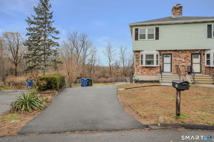 Property Photo:  72 Ponderosa Lane  CT 06111 