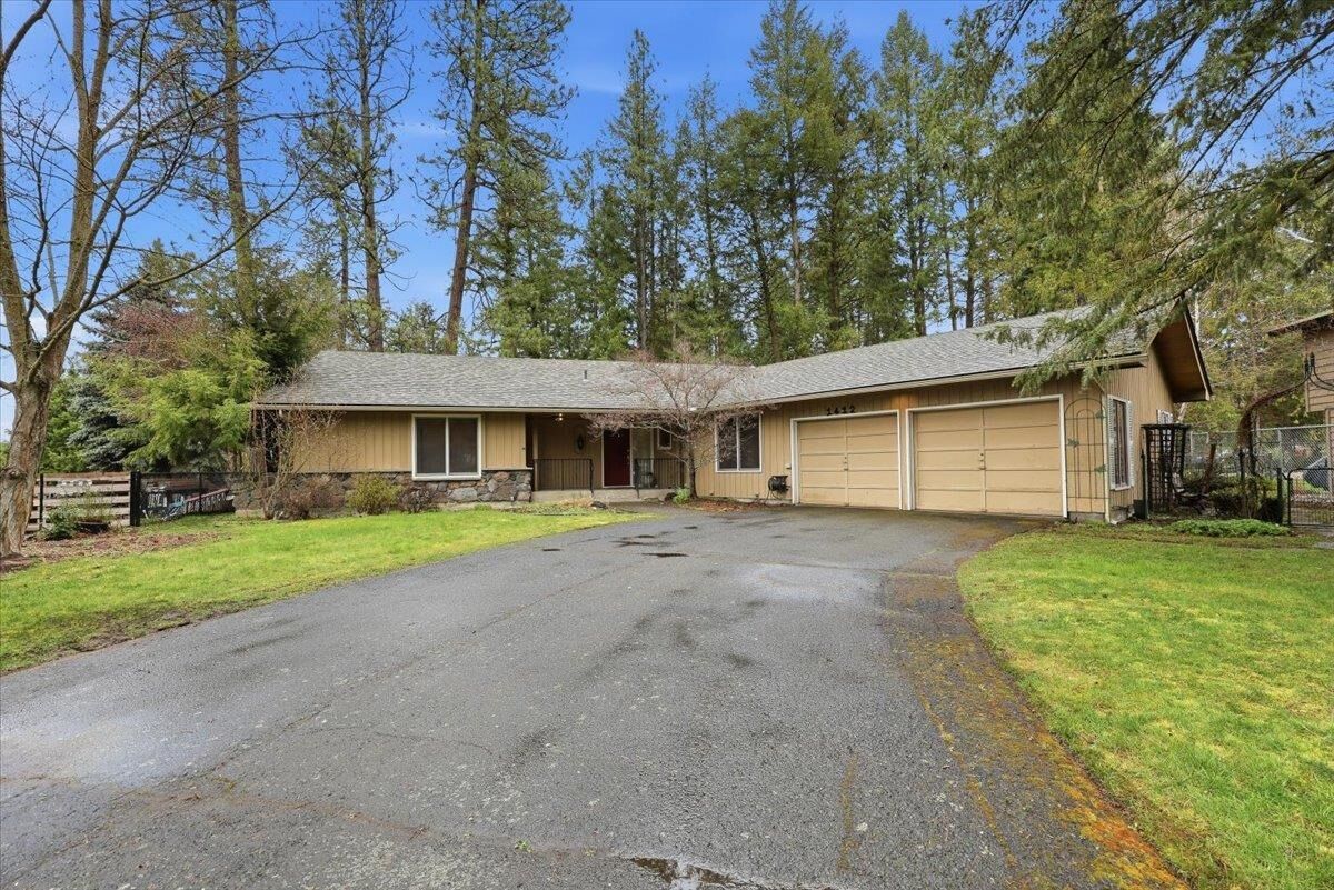 Property Photo:  1412 W Crestwood Ct  WA 99218 