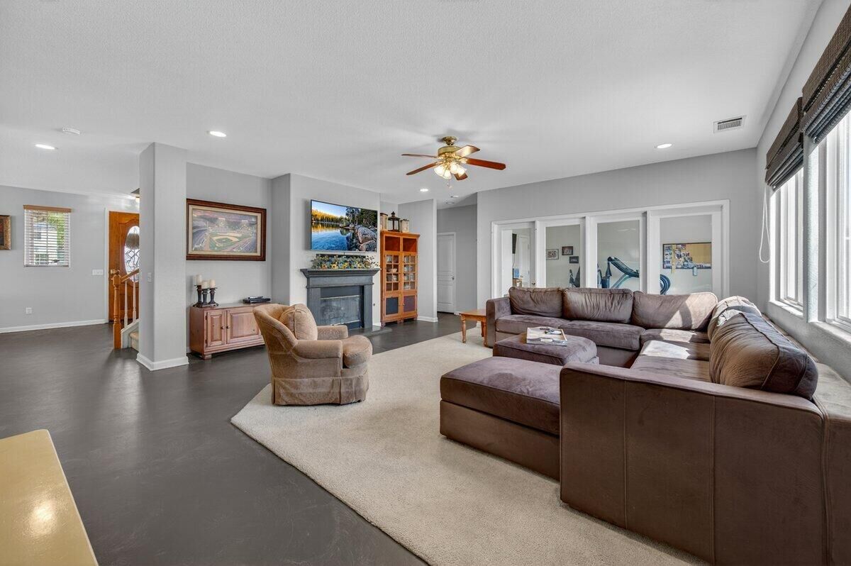 Property Photo:  5821 W Sunnyview Avenue  CA 93291 