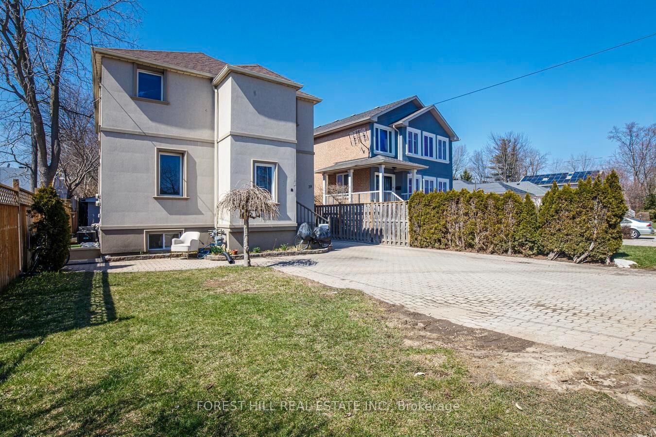 Property Photo:  19 Troy Street  ON L5G 1S6 