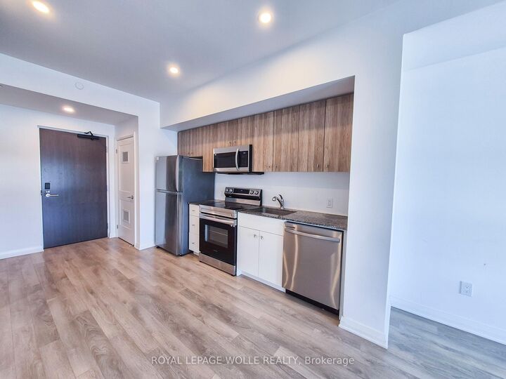 Property Photo: 101 Golden Eagle Road 511 ON N2V 1C3