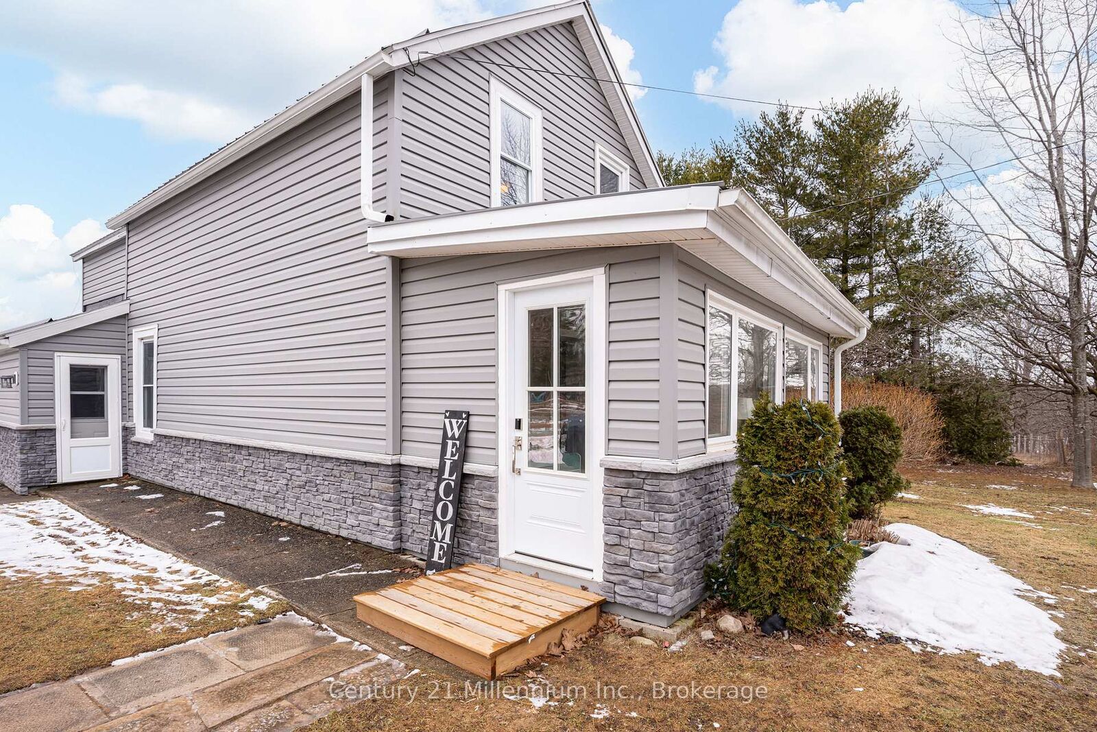 Property Photo:  441090 Elm Street  ON N0H 2T0 