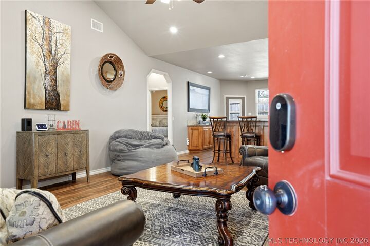 Property Photo:  446215 E Lakeview Drive  OK 74435 