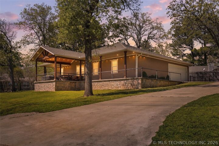 Property Photo:  446215 E Lakeview Drive  OK 74435 