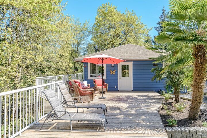 Property Photo: 170 Woodland Dr BC V8K 1K2