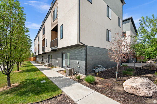 Property Photo: 1838 E Melbourne Ct UT 84106