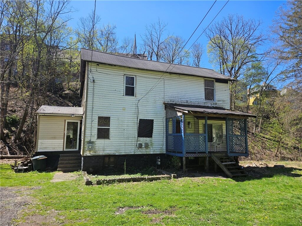 Property Photo:  3 Lincoln Row  PA 15425 